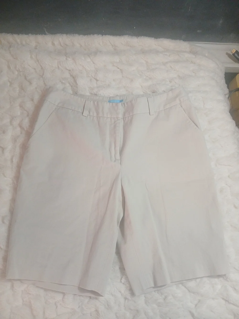 J. McLaughlin Peggie Beige Beach Shorts Womens Size 10 Bermuda Cotton Stretch